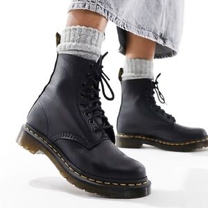 Dr. Marten 1460 Pascal Boot Size 8 EUC